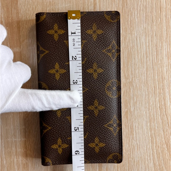 Louis Vuitton Monogram Brown Bifold Wallet/Organizer - Picture 14 of 15